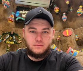 Artem, 27, Calgary