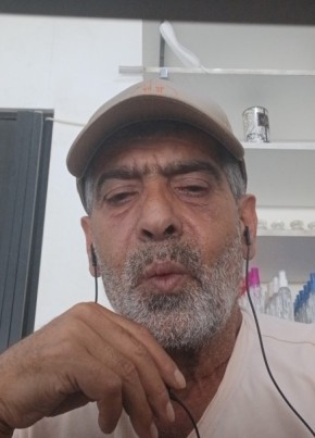احمد احمد из بَيْرُوت 46 лет