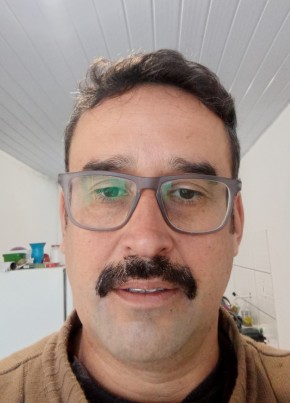 Marcio Medeiros из Pato Branco 42 года