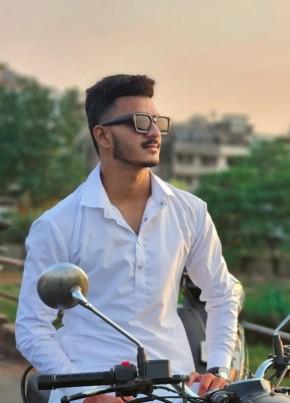 Muaaz, 18, India, Roha