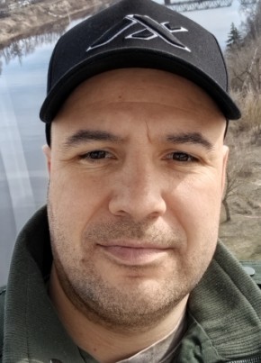 Кирилл из Пскова 35 лет