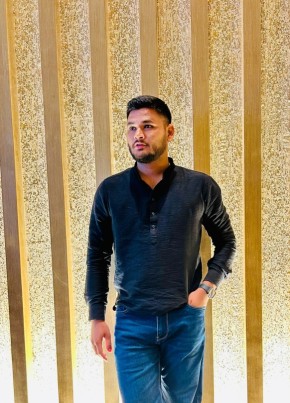Avish из Ahmedabad 24 года