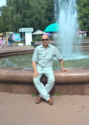 Николай из Наваполацка 64 года