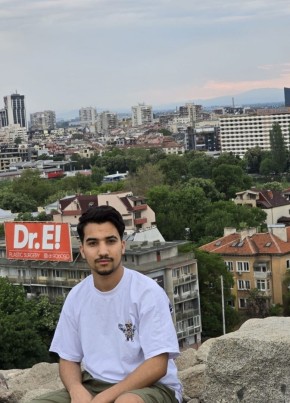 علي из Пловдива 19 лет