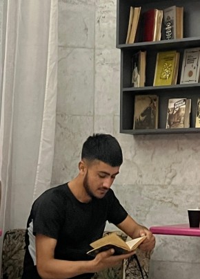 Амир из Ялты 21 год
