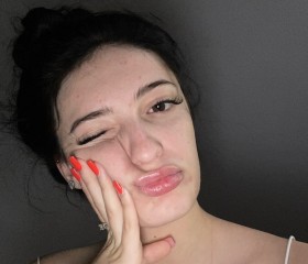 Alexandra, 18, Caransebes