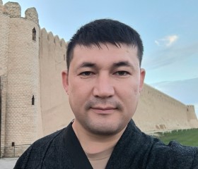 Elnur Usinbaev, 36, Tashkent