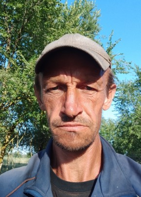Дмитрий из Нефтекумска 46 лет