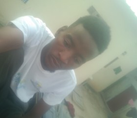 Bravo, 24, Luanda