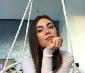Victoria, 29, Los Angeles