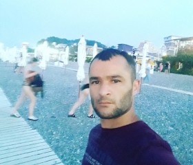 Ali, 31, Dagomys
