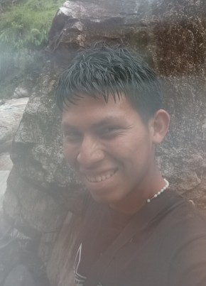 Luis Pérez r t z из Lima 19 лет