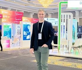 Дэниел Дэвис, 56, Long Island City