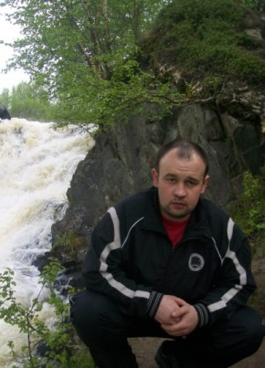 Юрий, 42, Россия, Никель