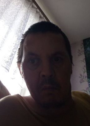 Денис из Дебесы 42 года