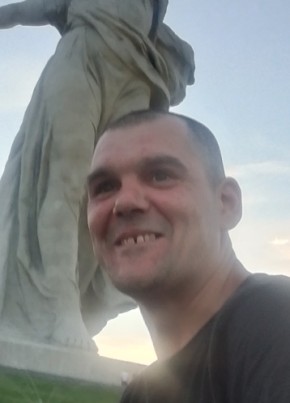 Денис Демиденко из Сарова 43 года