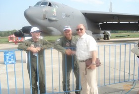 Сергей, 72 - С американскими летчика