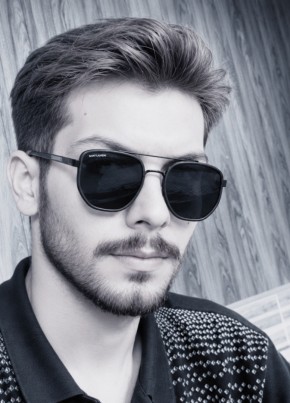 Hadi из İstanbul 25 лет