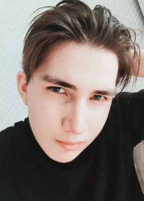 Денис из Хабаровска 18 лет