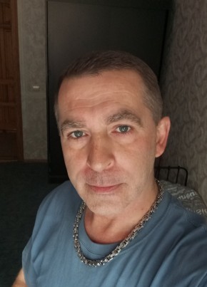Максим из Москвы 48 лет