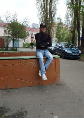 Влад из Задонска 66 лет
