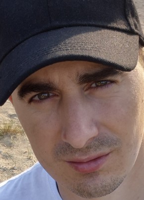 Oleg, 33, Russia, Saint Petersburg