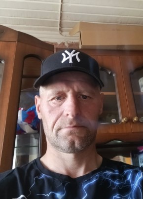 Anatoliy, 46, Russia, Bezhetsk