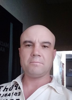 Viktor, 44, Россия, Симферополь