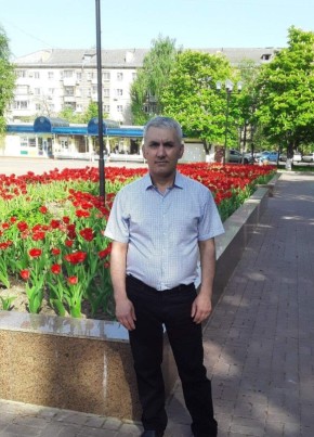 Нурик из Климовска 56 лет
