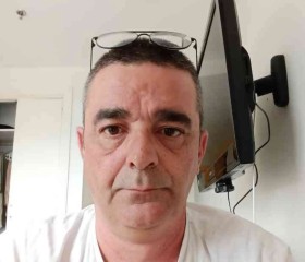 Marcos, 57, Santander