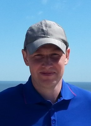 Максим из Мурманска 42 года