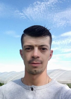 Radu, 31, Romania, București
