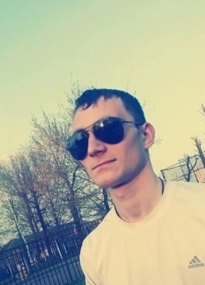 Sergey, 29, Belarus, Hlusk