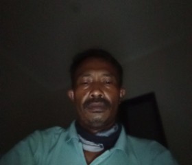 Hedri, 28, Depok (West Java)