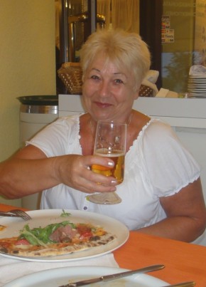 Nina, 65, Republik Österreich, Wien