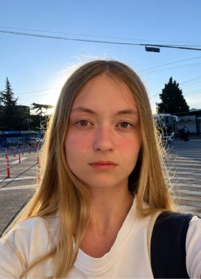 Лера из Алушты 18 лет