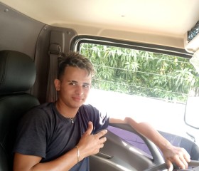 Emiliano, 18, La Victoria