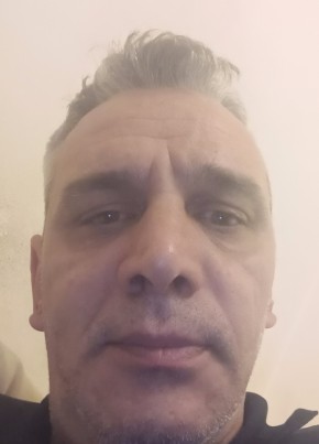 Cristi, 49, Romania, București