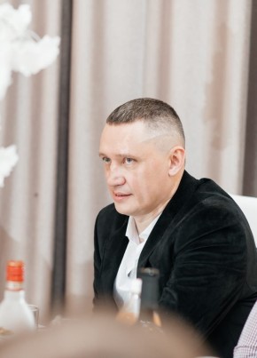 Максим из Самары 46 лет