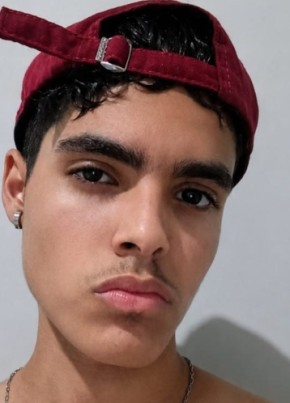 Arthur из Brasília 18 лет