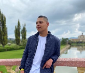 David, 19, Bogota