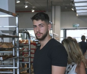 Adam, 25, Rosh Ha Ayin