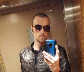 Vasiliy Bezlikiy, 38, Brussels