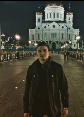 Илья из Москвы 24 года