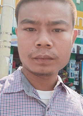 Tayza, 20, Myanmar (Burma), Monywa