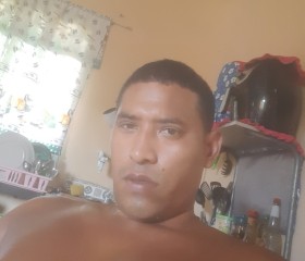 Neiro, 25, Chilibre