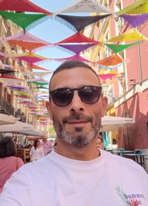 Aren Avagimyan из Stuttgart 43 года
