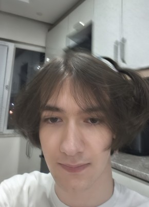 Anton из Beylikdüzü 18 лет