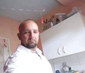 Nagy Sándor, 42, Szolnok