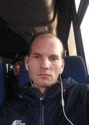 Александр, 33, Россия, Реж